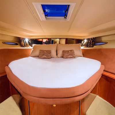 Gallery - Luxury Yacht Guestroom